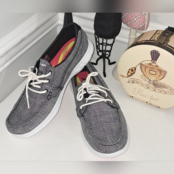 Skechers Goga Max Black/Grey/White Go Step Walking Shoe NWOB Size 10 - Picture 4 of 7